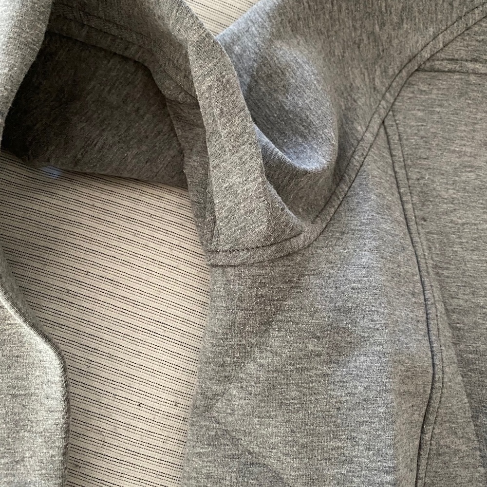 Lululemon jacket - Picture 4 of 4